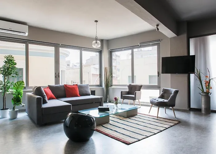 Artists\' Favorite Spacious Loft Near Acropolis!!