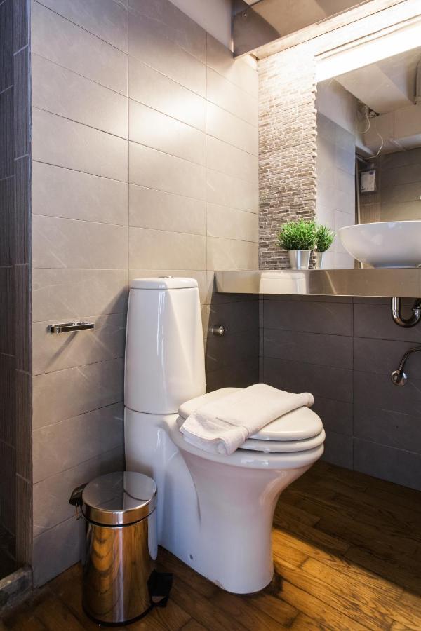 Artists' Favorite Spacious Loft Near Acropolis!!